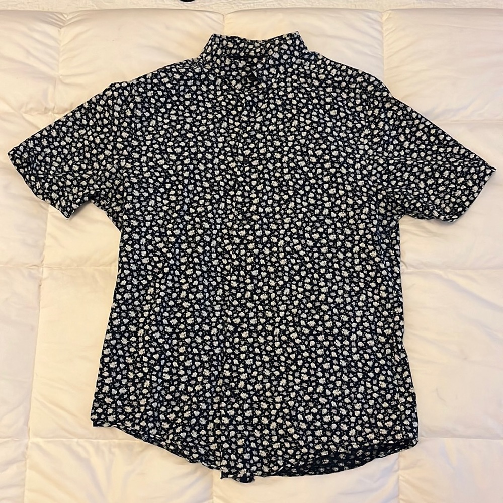 ASOS New Look short sleeve button down. Floral shirt. Size M